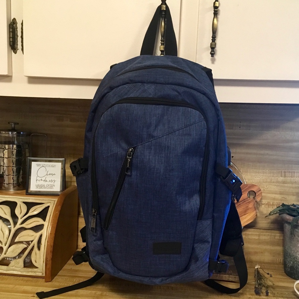 Mancro Backpack/ excellent condition